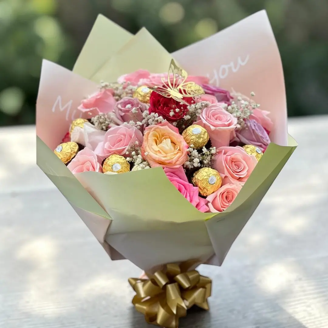 Flores con chocolate Ferrero en Guayaquil - Floreria DIFIORI Guayaquil