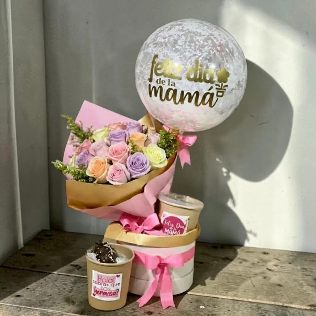 Arreglo floral para el día de las madres, chocolate en Guayaquil - Floreria DIFIORI Guayaquil
